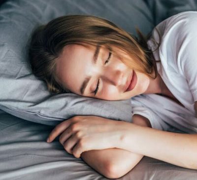 خوابیدن روی چشم